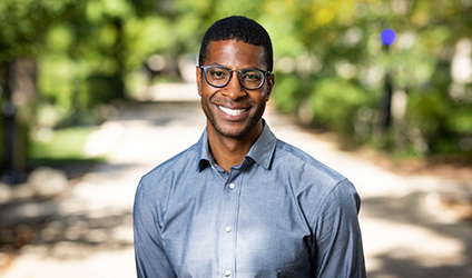 Headshot Mesmin Destin