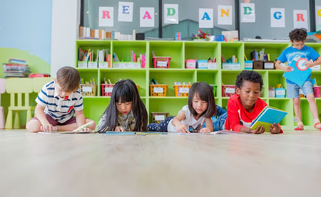 kindergarten children reading