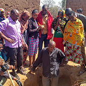 Farmers and agricultural researchers discussed a composting technique