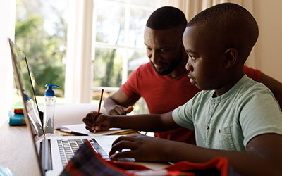 A child learning virtually